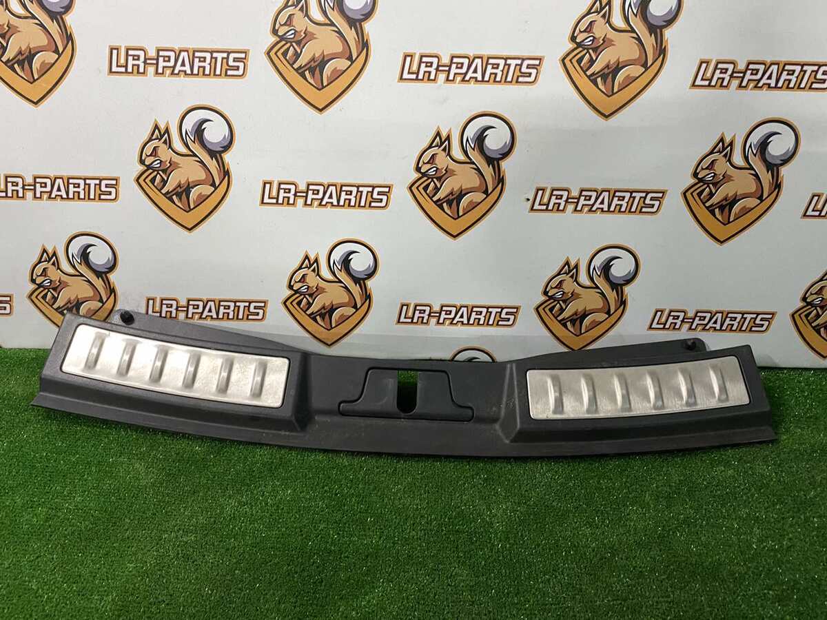 LR114985 Trunk door sill trim RANGE ROVER EVOQUE NEW (L551) 2019- Used